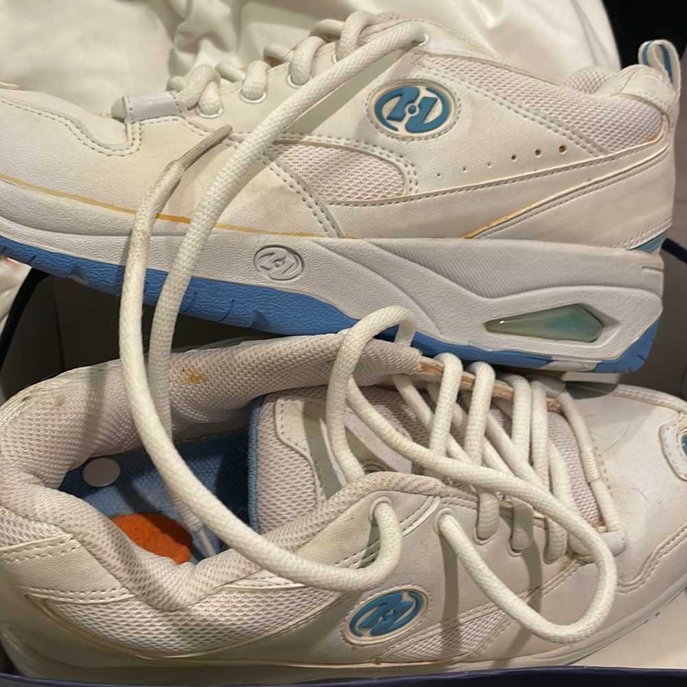Sketchers Heelys women’s size 8. Worn once .